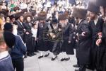 הכנסת ספר תורה צום ביהמ"ד סאטמאר שכונת ווערנאן אין וויליאמסבורג