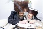 הכנסת ספר תורה צום ביהמ"ד סאטמאר שכונת ווערנאן אין וויליאמסבורג
