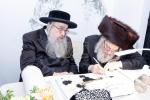 הכנסת ספר תורה צום ביהמ"ד סאטמאר שכונת ווערנאן אין וויליאמסבורג