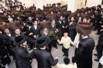 הכנסת ספר תורה צום ביהמ"ד סאטמאר שכונת ווערנאן אין וויליאמסבורג