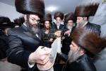 הכנסת ספר תורה צום ביהמ"ד סאטמאר שכונת ווערנאן אין וויליאמסבורג