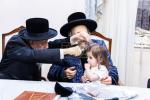שמחת האפשערן און א"ב לערנען פאר אור אייניקל פון כ"ק אדמו"ר מבאבוב -45 שליט"א‎