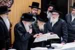 מעמד 'והראנו בבנינים' להתייסדות קרית הישיבה סקווירא צוזאמען מיט עריכת השולחן לכבוד די יארצייט פון הרה"ק די מגיד פון טשערנאביל זי"ע