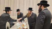 רבנים און אישי ציבור באטייליגן זיך ביי די בר מצווה פון א זוהן פונעם פייער קאמישינער ר' יעקב פליגמאן הי"ו