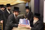 הערליכע מעמד פאר די גבאי קודש פון מפעל צדקה וחסד מאמר מרדכי דחסידי סקווירא בראשות הרה"צ רבי יצחק שליט"א