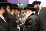 הערליכע מעמד פאר די גבאי קודש פון מפעל צדקה וחסד מאמר מרדכי דחסידי סקווירא בראשות הרה"צ רבי יצחק שליט"א