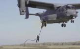 Main image for אמעריקאנע V-22 טראנספארמערס פליען אין א גאר נידעריגע הייך.