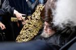 פולע בילדער און ווידיאוס פון די הכנסת ספר תורה אין בעלזא ערב יו"ט