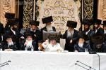 פולע בילדער פון נעילת החג ביי כ"ק אדמו"ר מוויזניץ שליט"א 