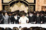 פולע בילדער פון נעילת החג ביי כ"ק אדמו"ר מוויזניץ שליט"א 