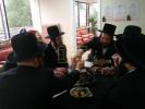 א הערליכע נייע לייבערי איז אויפגעשטעלט געווארן אין שולע בנות ישראל - קענווי איילענד