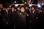 נעילת החג און קידוש לבנה ביי כ"ק אדמו"ר מבאבוב שליט"א 