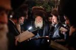 נעילת החג און קידוש לבנה ביי כ"ק אדמו"ר מבאבוב שליט"א 