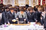 נעילת החג און קידוש לבנה ביי כ"ק אדמו"ר מבאבוב שליט"א 