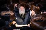נעילת החג און קידוש לבנה ביי כ"ק אדמו"ר מבאבוב שליט"א 