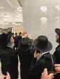 א פרישע בליק אויפן פראכטפולן הכנסת אורחים פארענדיגט אין די טעג אין שטאט ראדאשיץ לרגל היומא דהילולא קדישא ח"י סיון 