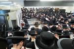 כ"ק אדמו"ר מסאטמאר שליט"א ביים ציון הקדוש פון כ"ק אדמורים מסאטמאר שליט"א לקראת די חתונה פון אן אייניקל 