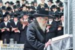 כ"ק אדמו"ר מסאטמאר שליט"א ביים ציון הקדוש פון כ"ק אדמורים מסאטמאר שליט"א לקראת די חתונה פון אן אייניקל 
