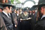 כ"ק אדמו"ר מסאטמאר שליט"א ביים ציון הקדוש פון כ"ק אדמורים מסאטמאר שליט"א לקראת די חתונה פון אן אייניקל 