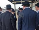 עסקנים ווארטן אפ ראש הישיבה הגאון רבי משה הלל הירש שליט"א  אויפן וועג צו דיטרויט מישיגען