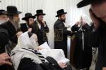 הגאון רבי יהושע דוד טורצין שליט"א דינט אלץ סנדק ביי א ברית ביי הרה"ק רבי יעקב מאיר שעכטער שליט"א