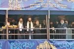 כ"ק אדמו"ר מסאטמאר שליט"א באטייליגט זיך ביים חופה בחצר הקודש סקווירא