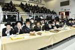חומש סעודה אין תלמוד תורה תפארת בנים בראשות די זיידעס  הרבנים שליט"א 
