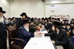 חומש סעודה אין תלמוד תורה באבוב לינדן בראשות כ"ק אדמו"ר מבאבוב שליט"א 