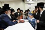 חומש סעודה אין תלמוד תורה באבוב לינדן בראשות כ"ק אדמו"ר מבאבוב שליט"א 