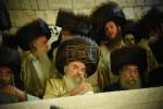 מעמד ההדלקה בחצר הקודש לעלוב אין מוצאי שבת בהעלותך ביי ציון הרשבי