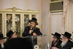 היסטאָרישער געמיינזאַמער אסיפת גדולי תורה וההוראה פון שרי התורה גדולי הרבנים והמורים שליט"א דייני הקהילות רועי עדת ישורון מברר צו זיין דעת תורה הברורה להמצפים לזרע של קיימא