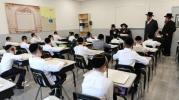 הגה"צ אב"ד צאנז ארה"ב שליט"א בן כ"ק אדמו"ר מצאנז שליט"א באזוכט אין ת"ת צאנז מאנסי און אין בית המדרש אין לעיקוואד וואס מען ארבעט צו איבערבויען.