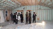 הגה"צ אב"ד צאנז ארה"ב שליט"א בן כ"ק אדמו"ר מצאנז שליט"א באזוכט אין ת"ת צאנז מאנסי און אין בית המדרש אין לעיקוואד וואס מען ארבעט צו איבערבויען.