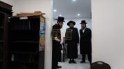 הגה"צ אב"ד צאנז ארה"ב שליט"א בן כ"ק אדמו"ר מצאנז שליט"א באזוכט אין ת"ת צאנז מאנסי און אין בית המדרש אין לעיקוואד וואס מען ארבעט צו איבערבויען.