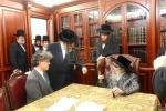 כ"ק אדמו"ר מסאטמאר שליט"א נעמט אויף לינקאלן רעסטלער