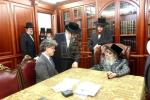כ"ק אדמו"ר מסאטמאר שליט"א נעמט אויף לינקאלן רעסטלער