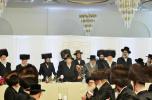 כ"ק אדמו"ר מסאטמאר שליט"א ביי מסיבת לחיים נאכן הכנס"ת אריינגעגעבן דורך הרה"ח ר' מאיר ווערטהיימער הי"ו אין המספיק רעזארט אין סאליוואן קאנטי.