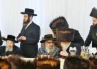 כ"ק אדמו"ר מסאטמאר שליט"א ביי מסיבת לחיים נאכן הכנס"ת אריינגעגעבן דורך הרה"ח ר' מאיר ווערטהיימער הי"ו אין המספיק רעזארט אין סאליוואן קאנטי.