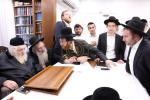 כ"ק גאב"ד ירושלים שליט"א ביים איבערגעבן די וועכנטליכע חומש שיעור אין ענגליש פאר אמעריקאנע אידן