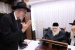 כ"ק גאב"ד ירושלים שליט"א ביים איבערגעבן די וועכנטליכע חומש שיעור אין ענגליש פאר אמעריקאנע אידן