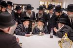 כ"ק אדמו"ר ממונקאטש שליט"א באזוכט ביי כ"ק אדמו"ר מגור שליט"א אין מאנסי
