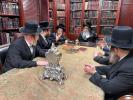 ספרינג וועלי מעיאר קאנדידאט שענלעי ווייטאל, וויצע קאנדידאט ר' יוסף גראס, און טראסטי קאנדידאט ר' יעקב יוסף קויפמאן טרעפן זיך מיט רבנים פאר די 24'סטער יוני וואלן