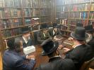ספרינג וועלי מעיאר קאנדידאט שענלעי ווייטאל, וויצע קאנדידאט ר' יוסף גראס, און טראסטי קאנדידאט ר' יעקב יוסף קויפמאן טרעפן זיך מיט רבנים פאר די 24'סטער יוני וואלן