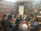 ספרינג וועלי מעיאר קאנדידאט שענלעי ווייטאל, וויצע קאנדידאט ר' יוסף גראס, און טראסטי קאנדידאט ר' יעקב יוסף קויפמאן טרעפן זיך מיט רבנים פאר די 24'סטער יוני וואלן