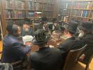 ספרינג וועלי מעיאר קאנדידאט שענלעי ווייטאל, וויצע קאנדידאט ר' יוסף גראס, און טראסטי קאנדידאט ר' יעקב יוסף קויפמאן טרעפן זיך מיט רבנים פאר די 24'סטער יוני וואלן