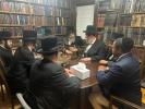 ספרינג וועלי מעיאר קאנדידאט שענלעי ווייטאל, וויצע קאנדידאט ר' יוסף גראס, און טראסטי קאנדידאט ר' יעקב יוסף קויפמאן טרעפן זיך מיט רבנים פאר די 24'סטער יוני וואלן