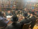 ספרינג וועלי מעיאר קאנדידאט שענלעי ווייטאל, וויצע קאנדידאט ר' יוסף גראס, און טראסטי קאנדידאט ר' יעקב יוסף קויפמאן טרעפן זיך מיט רבנים פאר די 24'סטער יוני וואלן