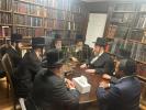 ספרינג וועלי מעיאר קאנדידאט שענלעי ווייטאל, וויצע קאנדידאט ר' יוסף גראס, און טראסטי קאנדידאט ר' יעקב יוסף קויפמאן טרעפן זיך מיט רבנים פאר די 24'סטער יוני וואלן