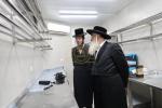 כ"ק אדמו"ר מדושינסקיא שליט"א ביי קביעת מזוזה ביי די נייע זאל אין מיידל שולע "בנות אסתר" דושינסקיא ירושלים