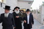 כ"ק אדמו"ר מדושינסקיא שליט"א ביי קביעת מזוזה ביי די נייע זאל אין מיידל שולע "בנות אסתר" דושינסקיא ירושלים